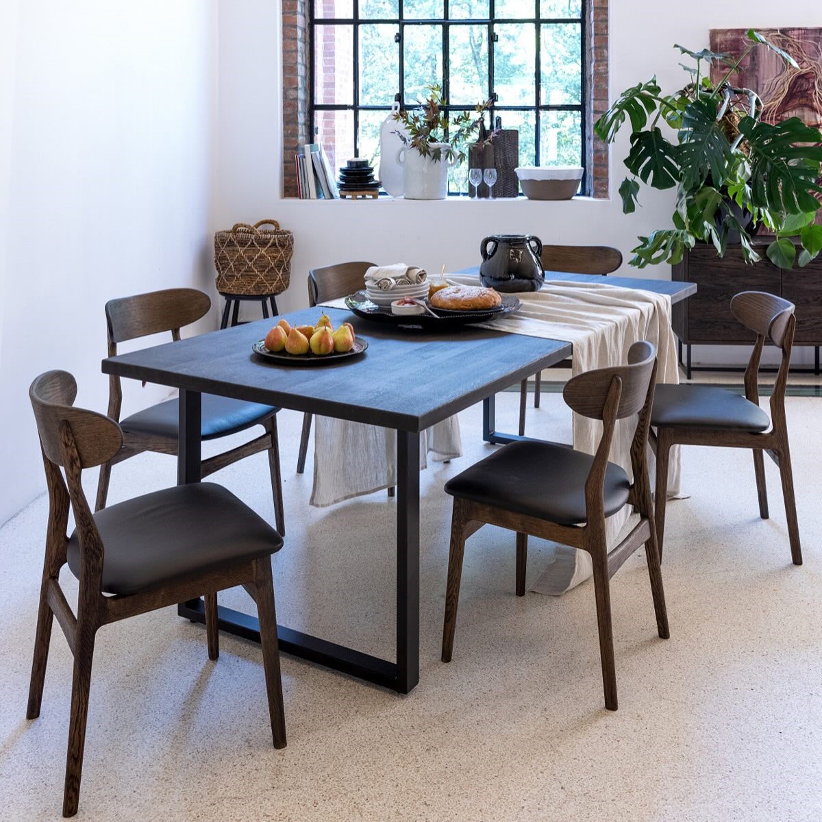 table rectangulaire extensible-pied métal- Chêne Embla -huile fumée- L'Élégance Minimaliste Danoise pour Votre Intérieur-majdeltier-18-4-8 Table Rectangulaire Extensible Chêne Massif Embla