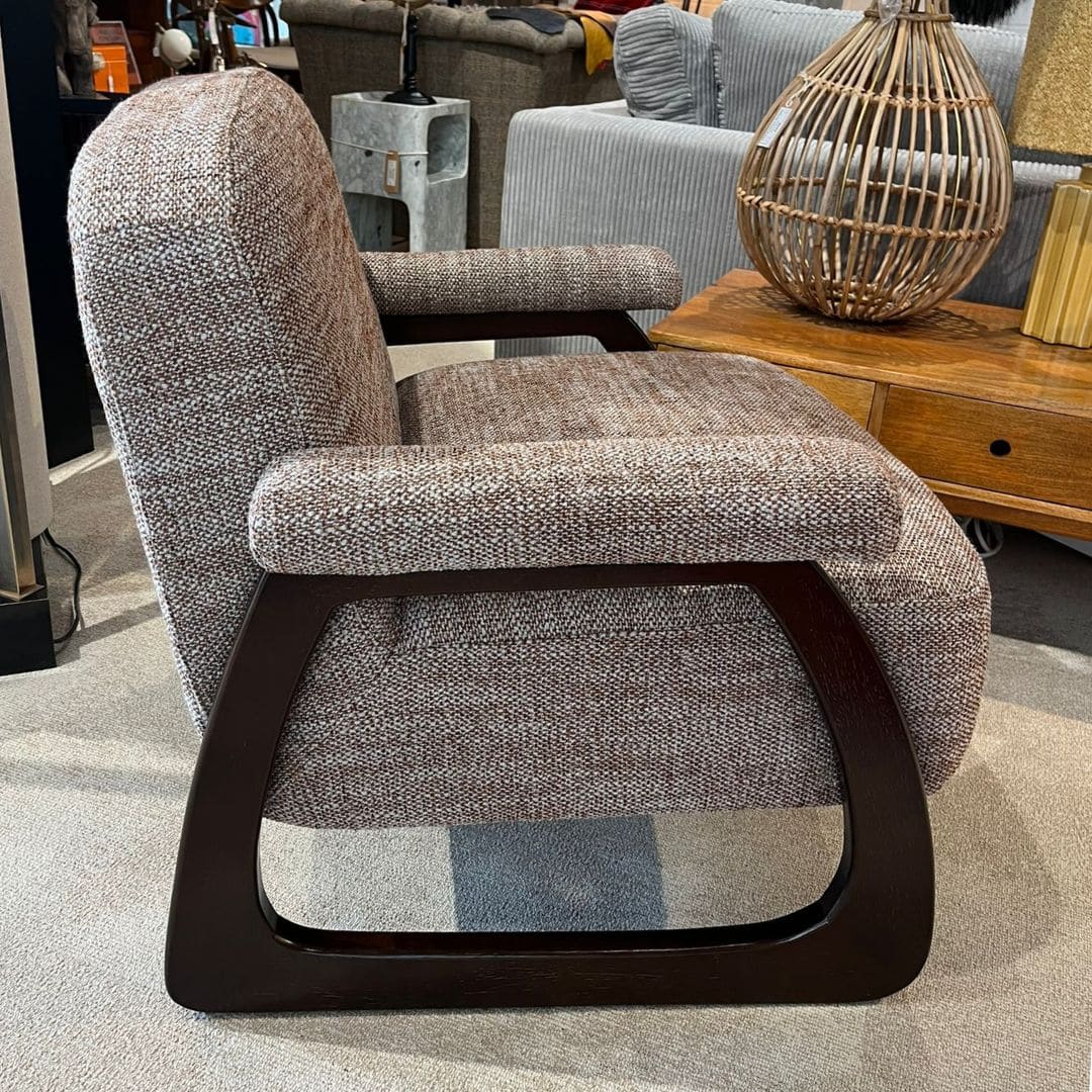 fauteuil arlo, fauteuil design avec un piétement signature