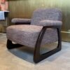 fauteuil arlo, fauteuil design avec un piétement signature
