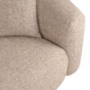 Canapé Luxandra beige vue d'angle, accoudoirs incurvés