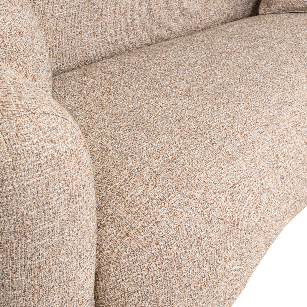 Détail assise et accoudoir arrondi canapé Luxandra beige